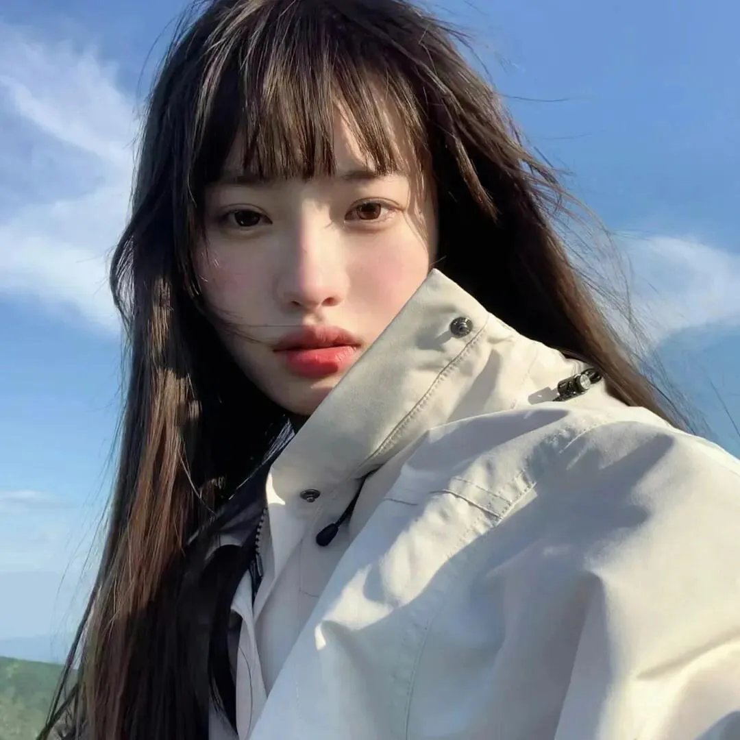 爬上山